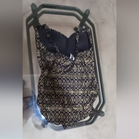 SWIMSUIT - Picture 2 of 5